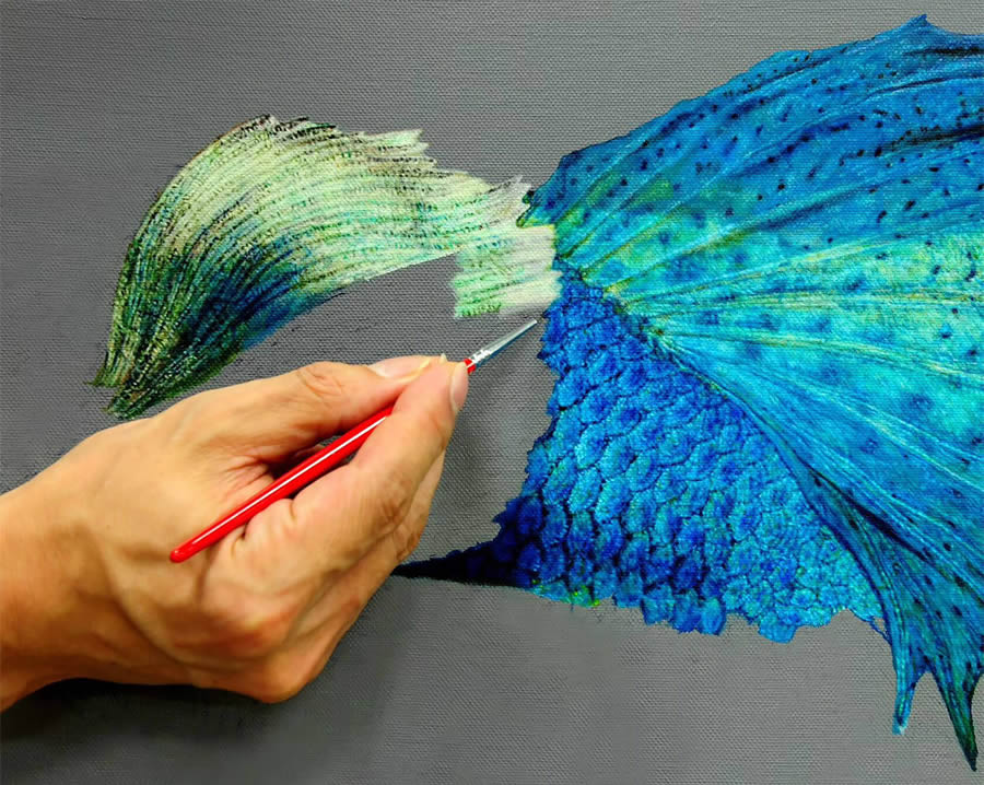 Hyperrealistic Fish in Glass and Water Vessels by Young-sung Kim